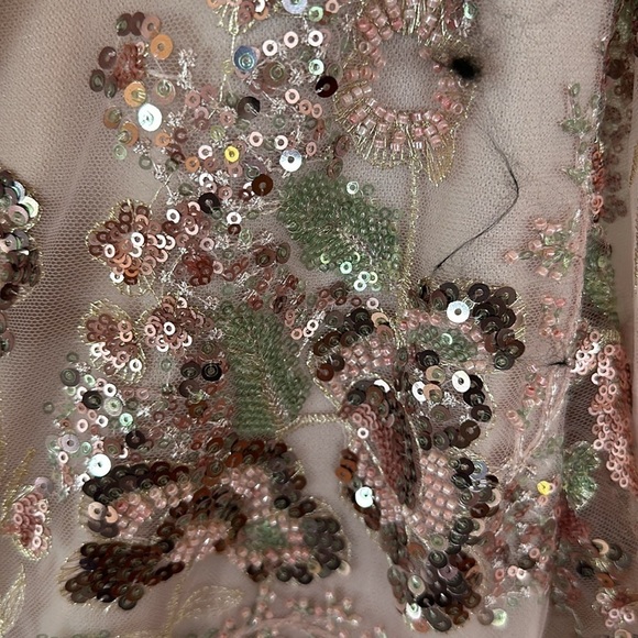 Mac Duggal FLORAL EMBELLISHED SHORT SLEEVE GOWN size 8 Sold ou… - Picture 16 of 17